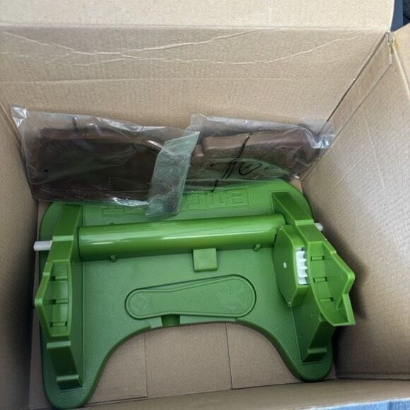 Hog Wild Bigfoot Foot Powered Ice Cream Machine -Open Box - Picture 3 of 3